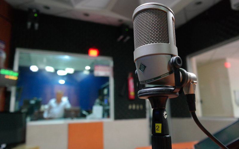 I mantra alla radio
